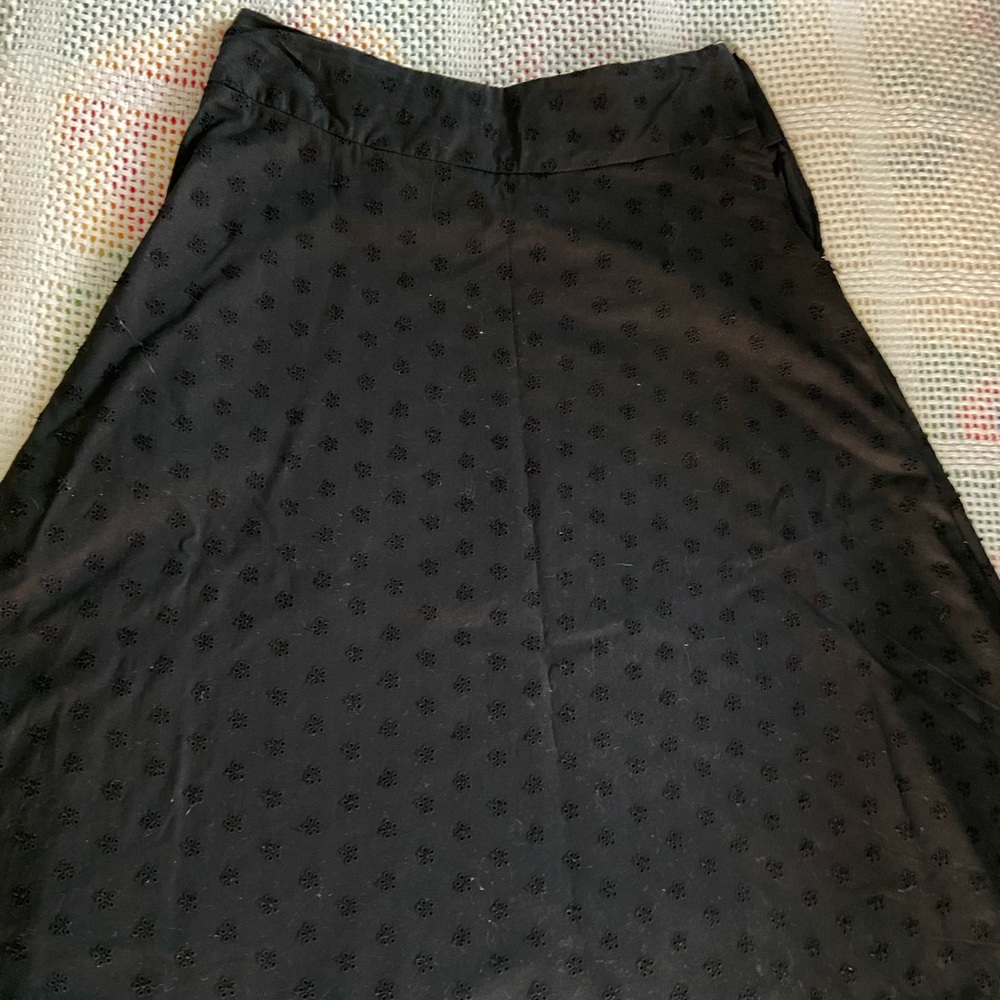 Gap skirt